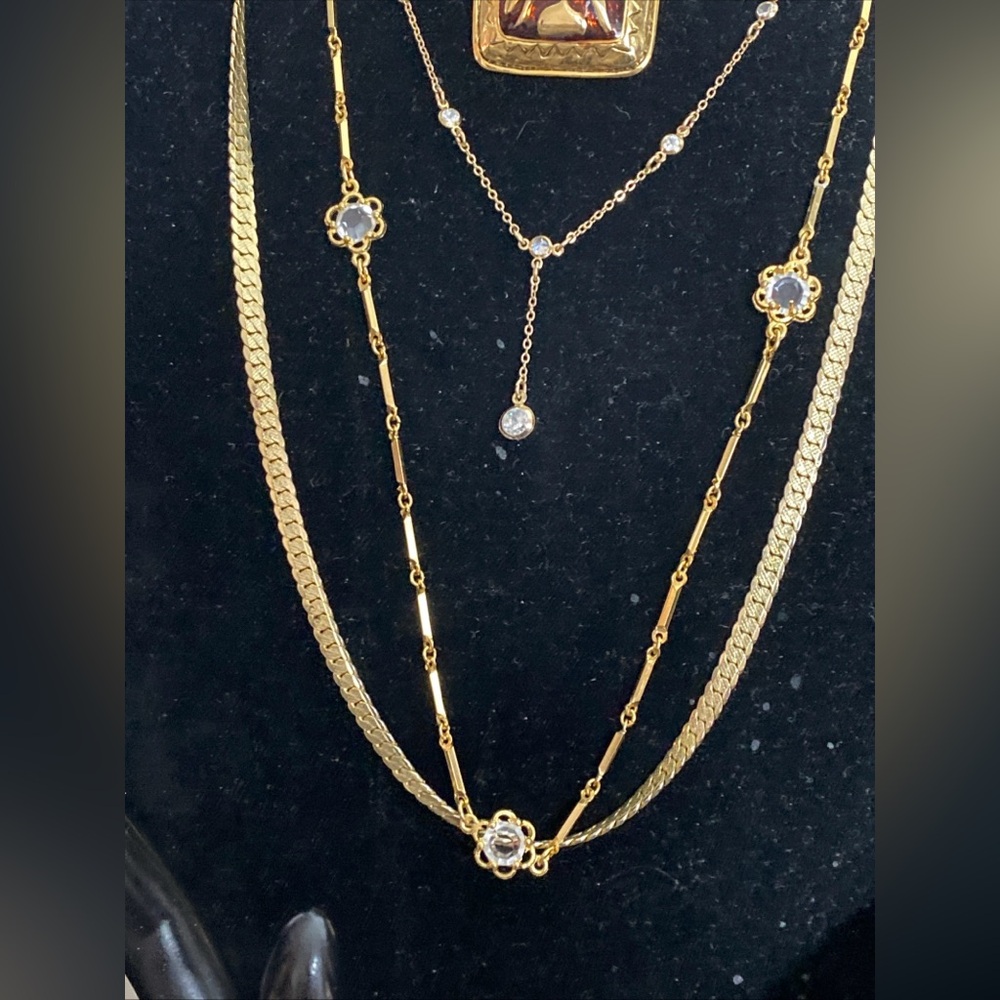 Vintage Jewelry Gold Plated, & Enamel Lot - Picture 6 of 16